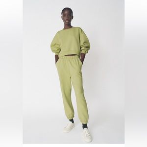 Zara Apple Green size L sweatpants